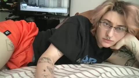 Snapshot of boywithbug chatting on 02-25-25, 04:21 boywithbug online show from 02-25-25, 04:21