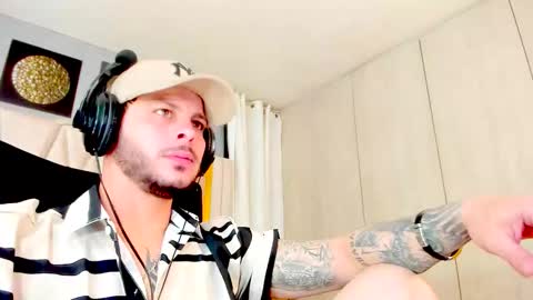 Mateo online show from 11-06-25, 02:56