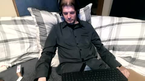 Snapshot of bponie3 chatting on 06-12-26, 10:30 bponie3 online show from 06-12-26, 10:30
