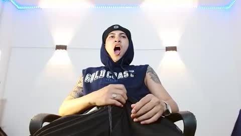 Snapshot of br4ndon_cooper chatting on 10-09-25, 02:15 Brandon online show from 10-09-25, 02:15