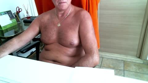 Snapshot of braccobald chatting on 03-03-25, 10:28 Braccobald online show from 03-03-25, 10:28