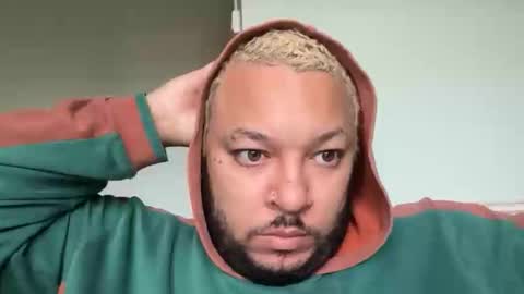 Snapshot of brad_368 chatting on 12-14-25, 12:21 Brad online show from 12-14-25, 12:21