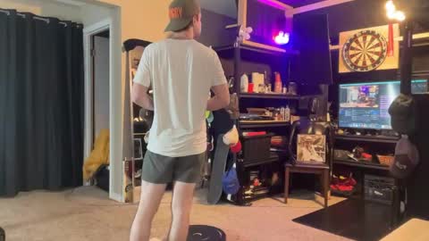 Snapshot of brad_bounce chatting on 04-21-26, 01:18 Brad Ballsy online show from 04-21-26, 01:18