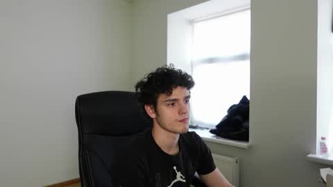 BRAD HOLLOWAY online show from 04-08-26, 02:50