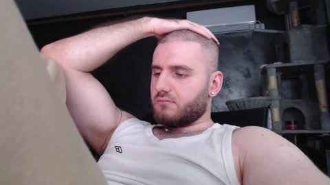 Snapshot of brad_pittfall chatting on 10-31-25, 07:26 ask me online show from 10-31-25, 07:26