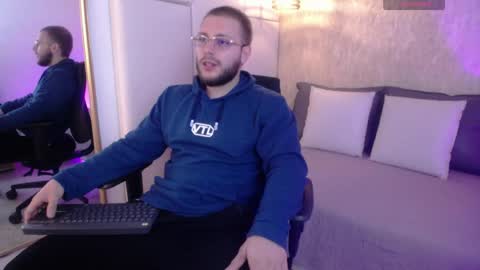 Snapshot of bradley_musscle chatting on 04-11-26, 12:09 bradley_musscle online show from 04-11-26, 12:09