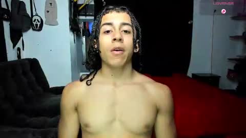 Snapshot of bradley_strong_ chatting on 06-18-26, 11:31 Bradley Strong online show from 06-18-26, 11:31