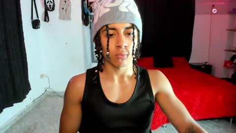 Snapshot of bradley_strong_ chatting on 07-16-26, 06:30 Bradley Strong online show from 07-16-26, 06:30