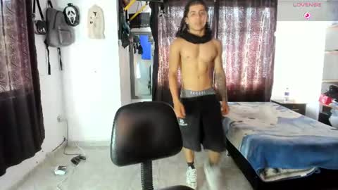 Snapshot of bradley_strong_ chatting on 07-28-26, 07:39 Bradley Strong online show from 07-28-26, 07:39