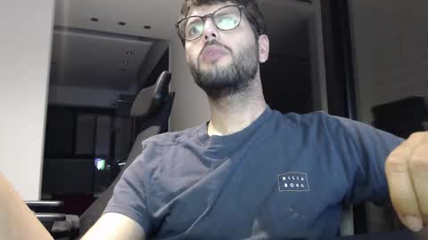 Snapshot of brads91 chatting on 11-06-25, 01:50 brads online show from 11-06-25, 01:50