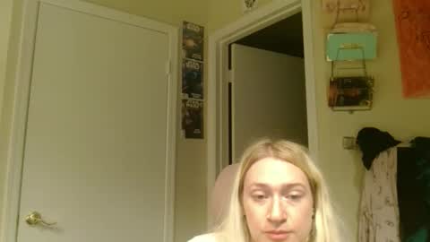Snapshot of braindeadbetty chatting on 06-07-26, 05:44 i am a naughty jedi knight online show from 06-07-26, 05:44