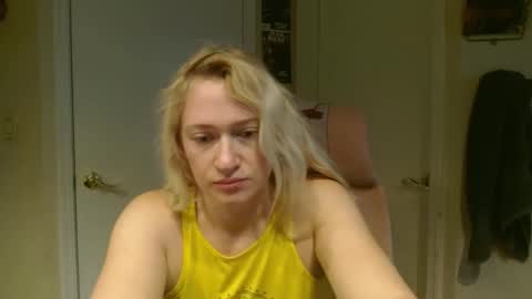 Snapshot of braindeadbetty chatting on 06-09-26, 12:39 i am a naughty jedi knight online show from 06-09-26, 12:39