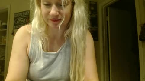 Snapshot of braindeadbetty chatting on 06-12-26, 05:50 i am a naughty jedi knight online show from 06-12-26, 05:50
