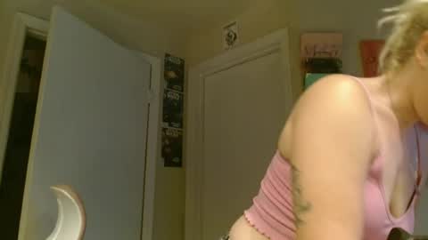 Snapshot of braindeadbetty chatting on 06-15-26, 02:03 i am a naughty jedi knight online show from 06-15-26, 02:03