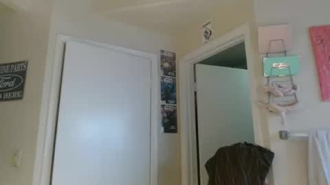 Snapshot of braindeadbetty chatting on 06-19-26, 01:15 i am a naughty jedi knight online show from 06-19-26, 01:15