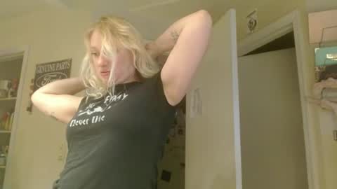 Snapshot of braindeadbetty chatting on 06-24-26, 02:21 i am a naughty jedi knight online show from 06-24-26, 02:21