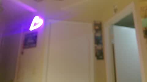 Snapshot of braindeadbetty chatting on 07-05-26, 02:51 i am a naughty jedi knight online show from 07-05-26, 02:51