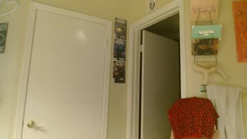 Snapshot of braindeadbetty chatting on 07-09-26, 03:54 i am a naughty jedi knight online show from 07-09-26, 03:54