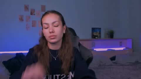 Lilly online show from 11-29-25, 06:16