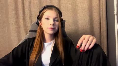 Alice online show from 11-09-25, 03:32