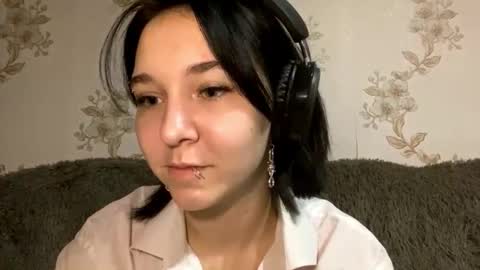 Snapshot of brandevega chatting on 12-14-25, 05:29 Emily online show from 12-14-25, 05:29