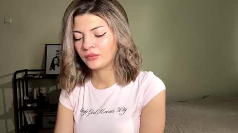 Snapshot of brandielamarra chatting on 07-18-26, 06:06 Adele online show from 07-18-26, 06:06