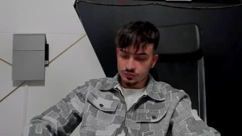 Snapshot of brandontatex chatting on 05-07-26, 06:57 BrandonTateX online show from 05-07-26, 06:57