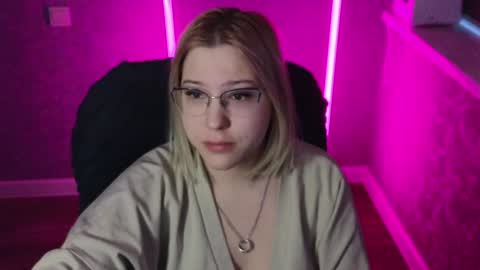 Belle  online show from 02-08-25, 02:15