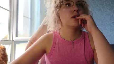 Belle  online show from 09-18-25, 11:45