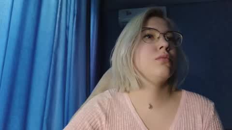 Belle  online show from 10-05-25, 03:27