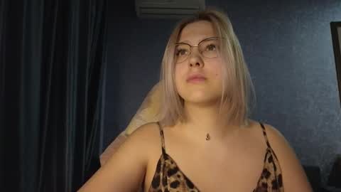 Belle  online show from 10-30-25, 11:00