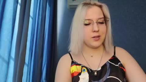 Belle  online show from 04-24-26, 06:16