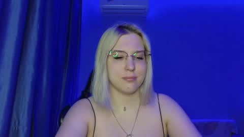 Snapshot of brandy__stars chatting on 05-26-26, 02:46 Belle online show from 05-26-26, 02:46