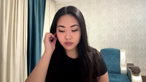 Aypril   online show from 10-16-25, 03:13