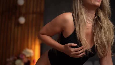 Alex online show from 10-08-25, 03:59