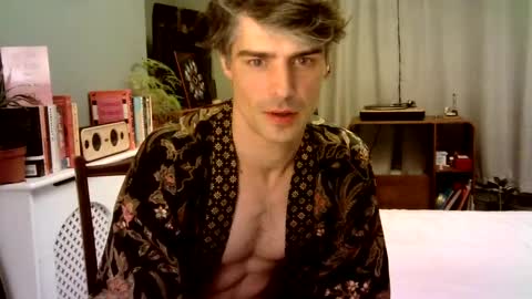 Snapshot of bratdownunder chatting on 02-16-25, 10:10 Bratdownunder online show from 02-16-25, 10:10