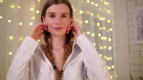 Snapshot of brave_journey chatting on 03-03-25, 06:33 Eli online show from 03-03-25, 06:33