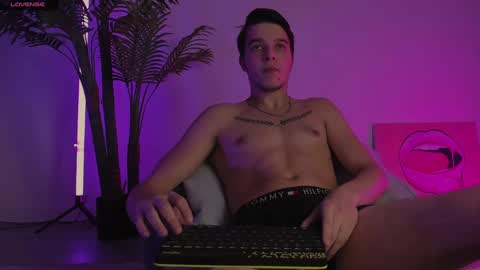 Johny Bravo online show from 12-18-24, 08:36