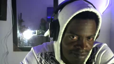 Snapshot of brayan1111x chatting on 11-14-25, 01:37 brayan1111x online show from 11-14-25, 01:37