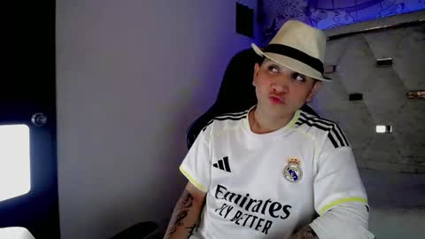 Snapshot of brayan_lopezz chatting on 04-28-26, 04:06 BRAYAN online show from 04-28-26, 04:06