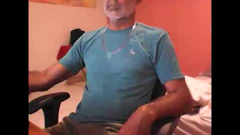 Snapshot of brazil_stud chatting on 01-16-26, 08:13 brazil_stud online show from 01-16-26, 08:13