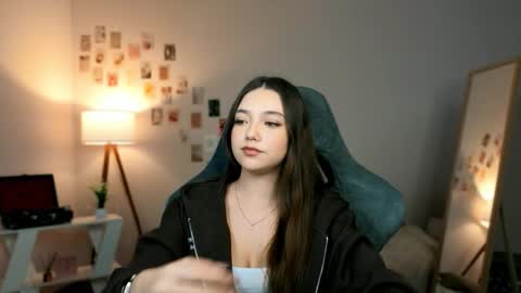 Snapshot of breakfastwithflowers chatting on 03-12-26, 07:31 Rachel online show from 03-12-26, 07:31