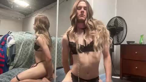 BreakingKatie online show from 11-25-25, 05:13