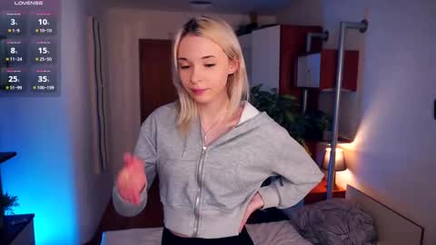 Mia Bunyard online show from 03-06-25, 05:11