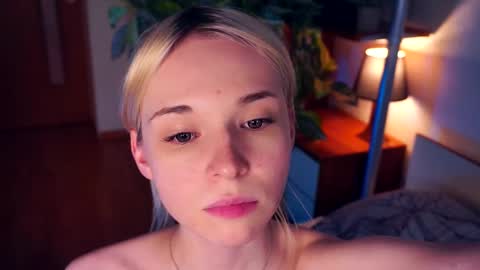 Mia Bunyard online show from 03-12-25, 11:22