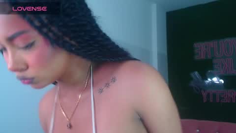 Snapshot of brenda_a_ chatting on 02-19-25, 02:01 Brendi online show from 02-19-25, 02:01