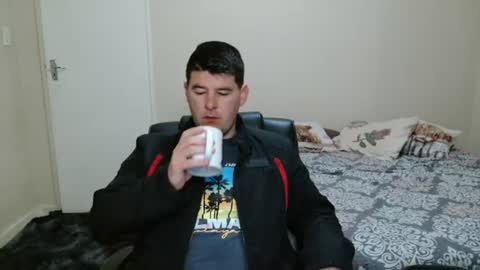ask me lol online show from 07-29-26, 04:32