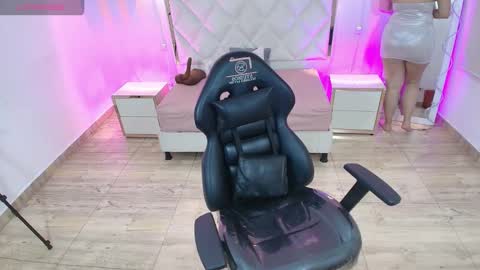 BRENDDA  online show from 10-15-25, 03:39