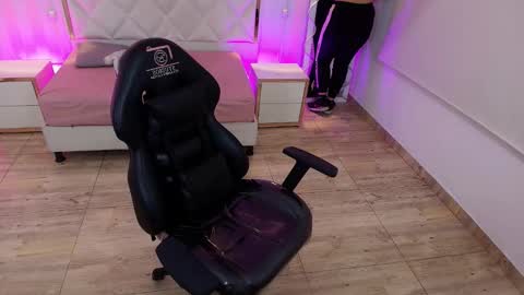 BRENDDA  online show from 10-23-25, 03:28