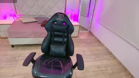 BRENDDA  online show from 11-03-25, 03:30